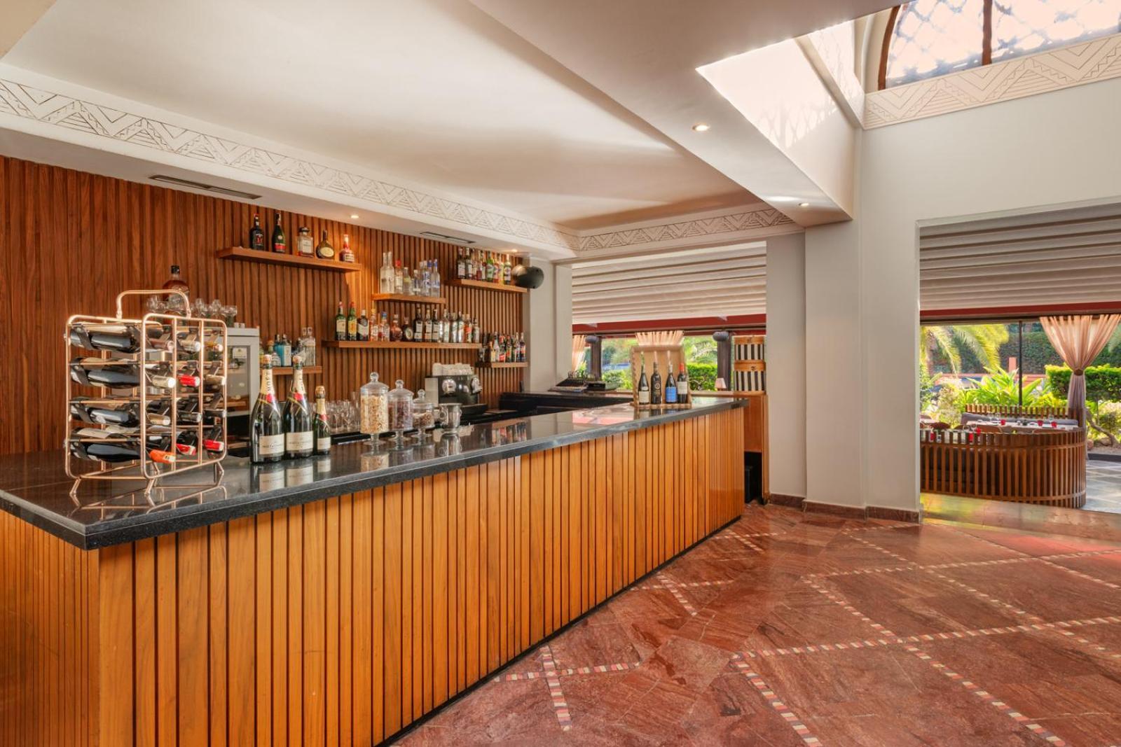 Hivernage Hotel & Spa Μαρακές Εξωτερικό φωτογραφία The bar at the lobby